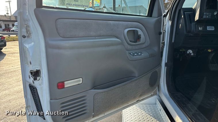 image for item ED2398 1997 GMC C6500 Crew Cab flatbed truck