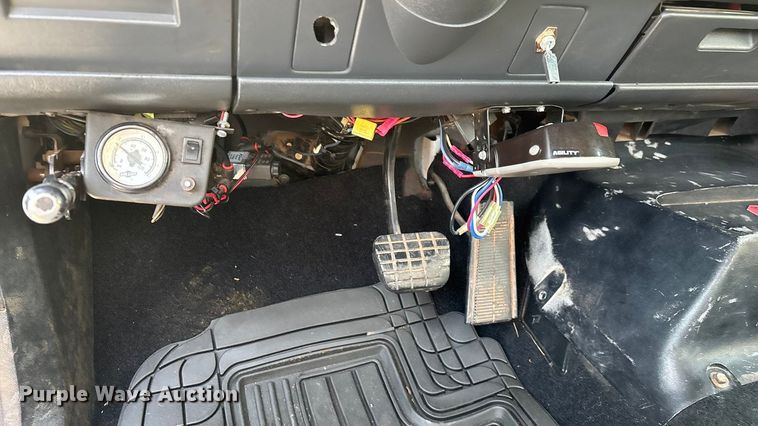 image for item ED2398 1997 GMC C6500 Crew Cab flatbed truck