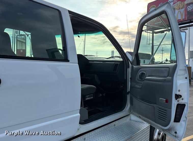 image for item ED2398 1997 GMC C6500 Crew Cab flatbed truck