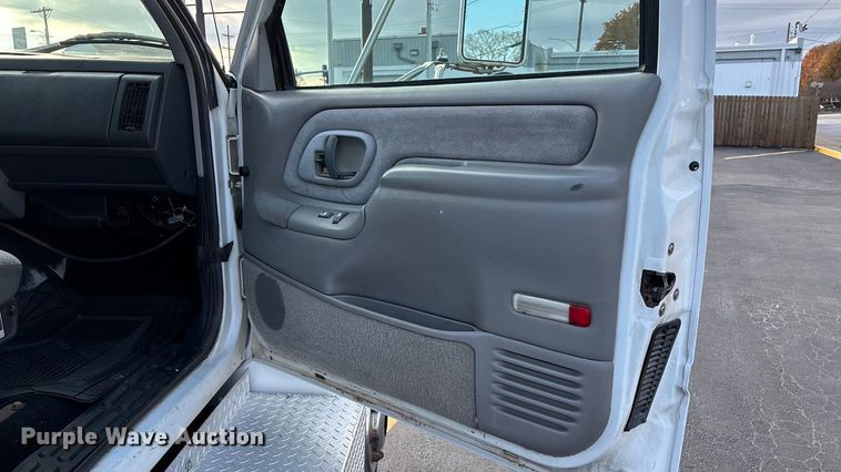 image for item ED2398 1997 GMC C6500 Crew Cab flatbed truck