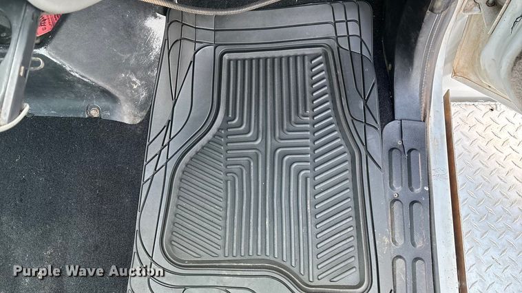 image for item ED2398 1997 GMC C6500 Crew Cab flatbed truck