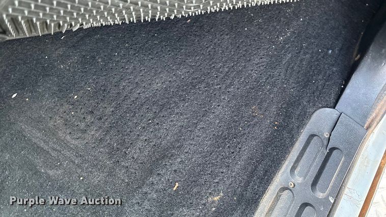 image for item ED2398 1997 GMC C6500 Crew Cab flatbed truck