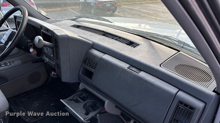 image for item ED2398 1997 GMC C6500 Crew Cab flatbed truck