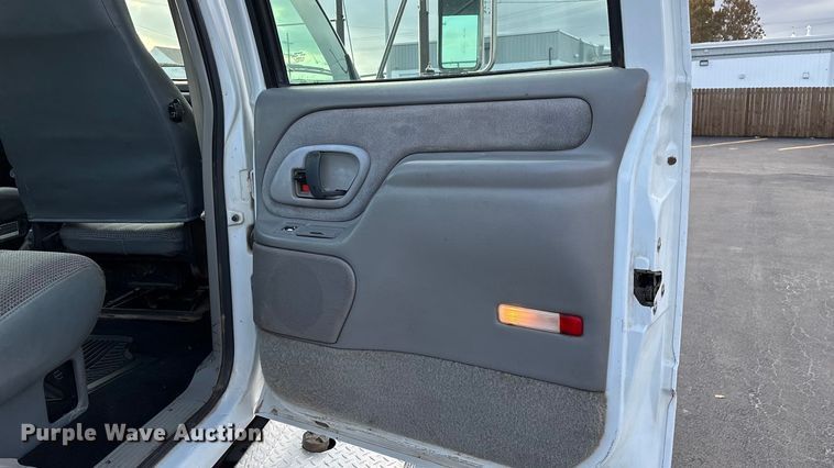 image for item ED2398 1997 GMC C6500 Crew Cab flatbed truck