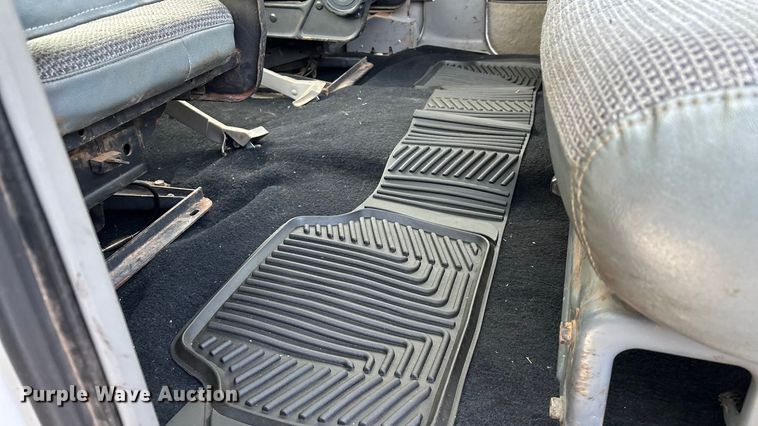 image for item ED2398 1997 GMC C6500 Crew Cab flatbed truck