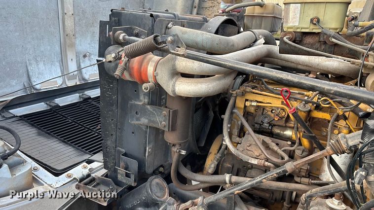 image for item ED2398 1997 GMC C6500 Crew Cab flatbed truck