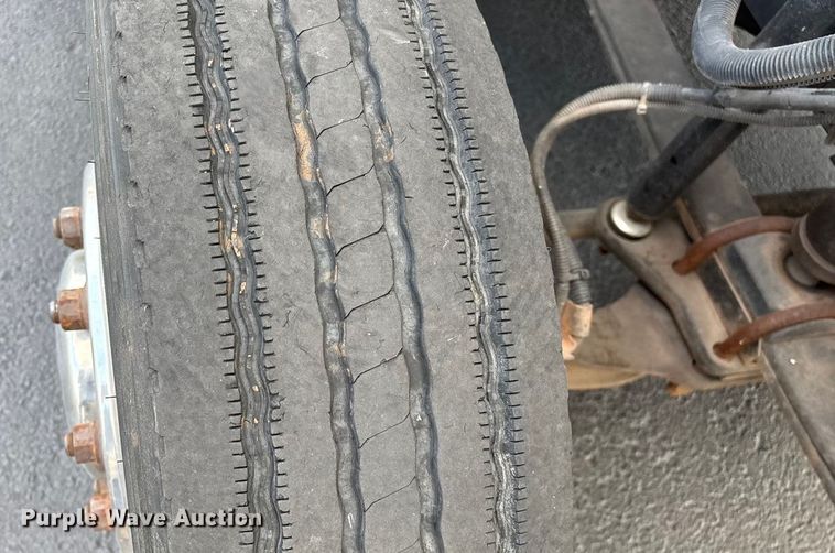 image for item ED2398 1997 GMC C6500 Crew Cab flatbed truck