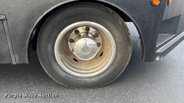 image for item ED2398 1997 GMC C6500 Crew Cab flatbed truck