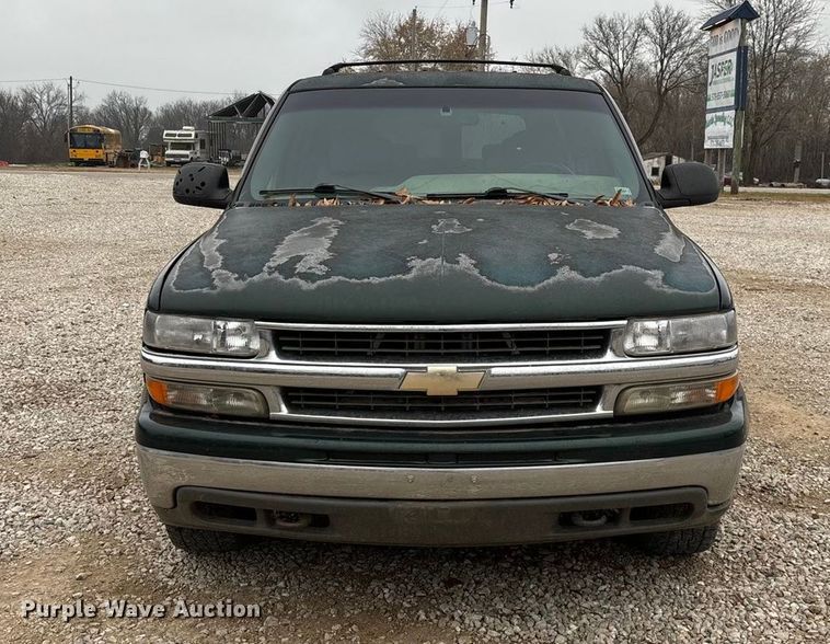 image for item ED2404 2001 Chevrolet Suburban 1500 SUV