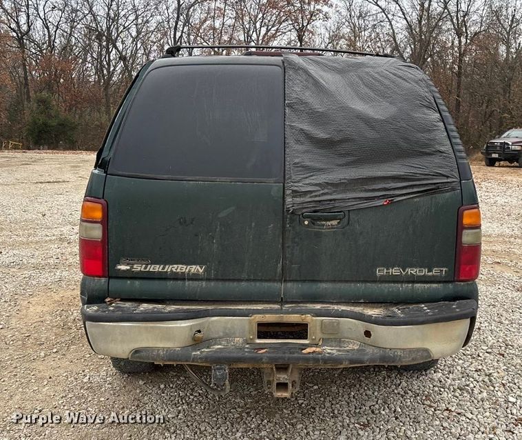 image for item ED2404 2001 Chevrolet Suburban 1500 SUV