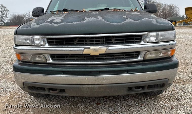 image for item ED2404 2001 Chevrolet Suburban 1500 SUV