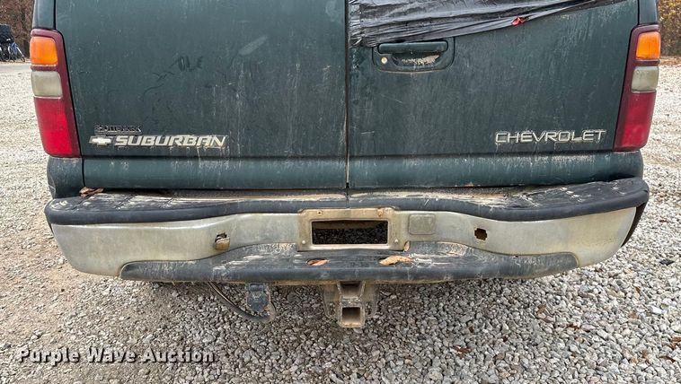image for item ED2404 2001 Chevrolet Suburban 1500 SUV