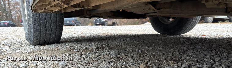 image for item ED2404 2001 Chevrolet Suburban 1500 SUV