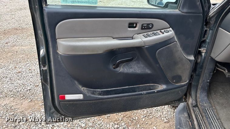 image for item ED2404 2001 Chevrolet Suburban 1500 SUV