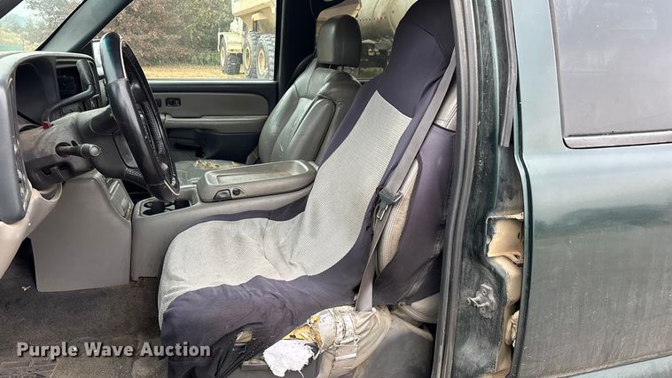 image for item ED2404 2001 Chevrolet Suburban 1500 SUV