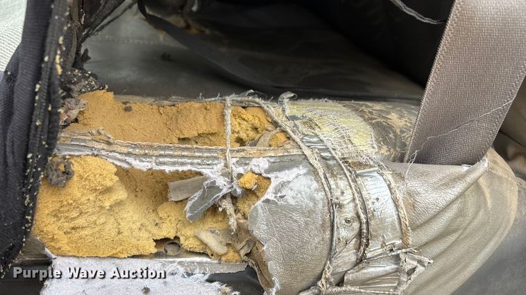 image for item ED2404 2001 Chevrolet Suburban 1500 SUV