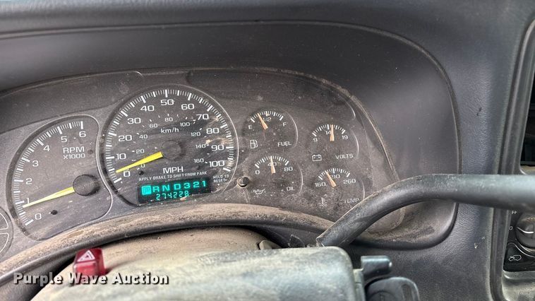 image for item ED2404 2001 Chevrolet Suburban 1500 SUV