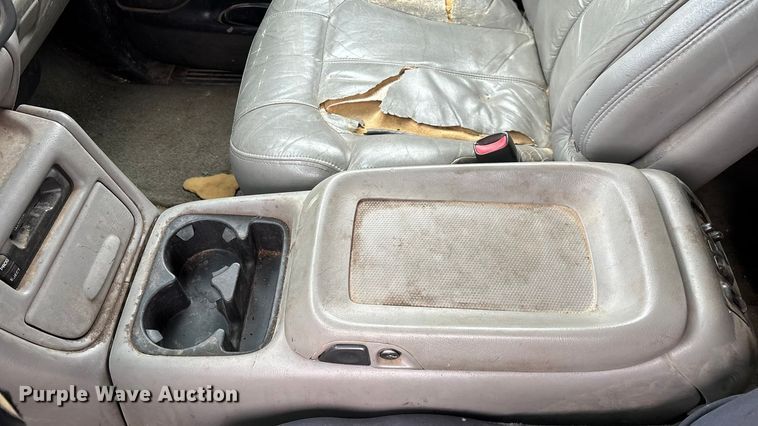 image for item ED2404 2001 Chevrolet Suburban 1500 SUV