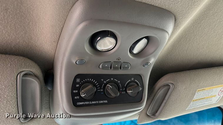 image for item ED2404 2001 Chevrolet Suburban 1500 SUV