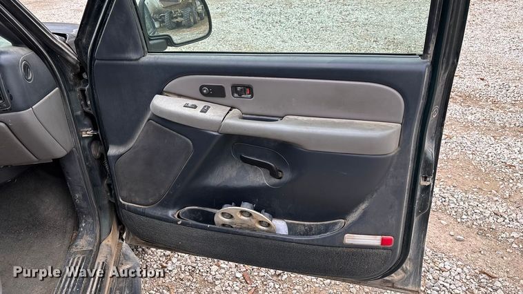 image for item ED2404 2001 Chevrolet Suburban 1500 SUV