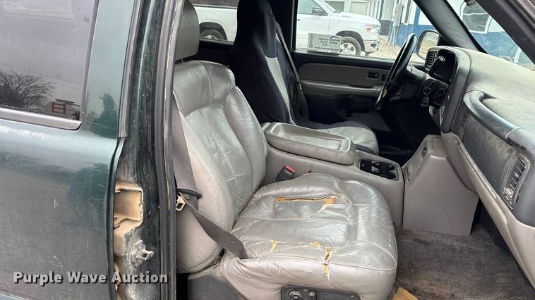 image for item ED2404 2001 Chevrolet Suburban 1500 SUV