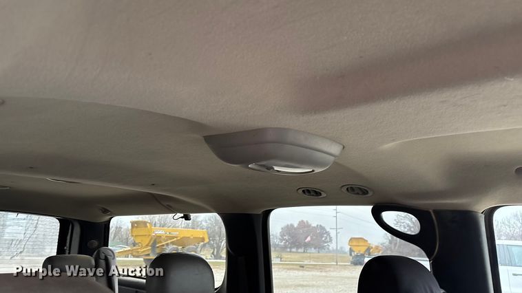 image for item ED2404 2001 Chevrolet Suburban 1500 SUV