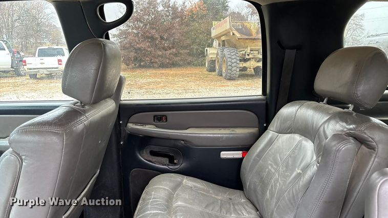 image for item ED2404 2001 Chevrolet Suburban 1500 SUV