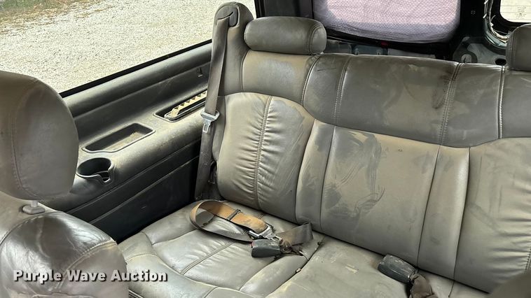 image for item ED2404 2001 Chevrolet Suburban 1500 SUV