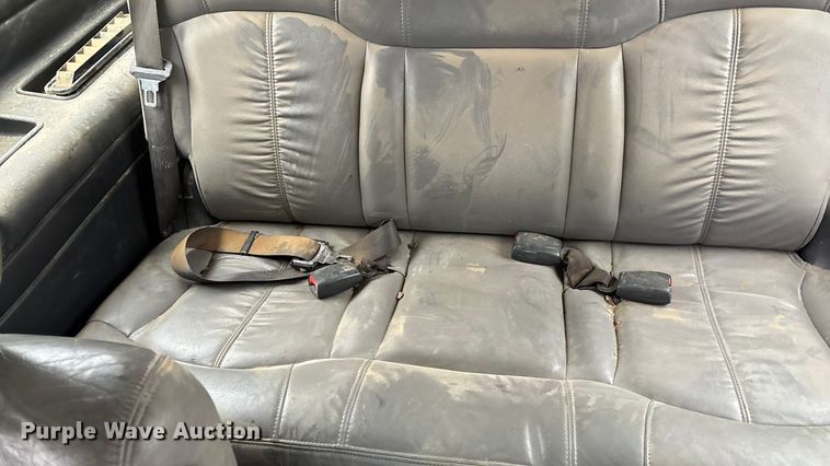 image for item ED2404 2001 Chevrolet Suburban 1500 SUV