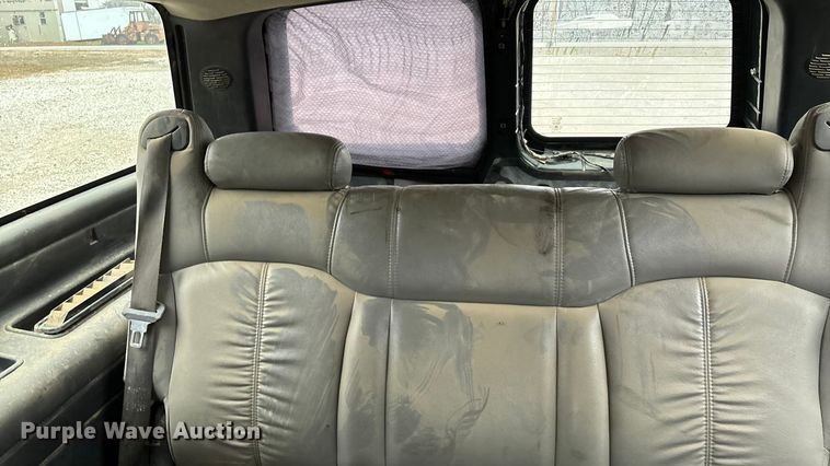 image for item ED2404 2001 Chevrolet Suburban 1500 SUV