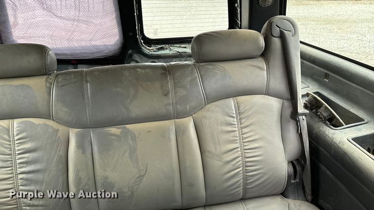image for item ED2404 2001 Chevrolet Suburban 1500 SUV