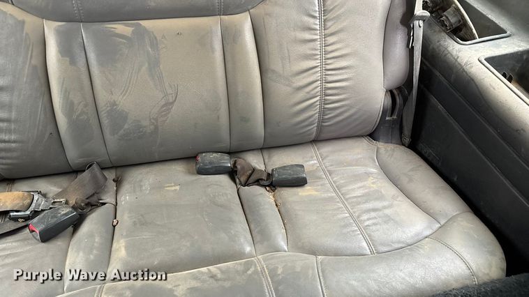 image for item ED2404 2001 Chevrolet Suburban 1500 SUV