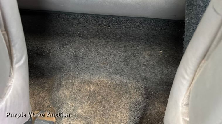 image for item ED2404 2001 Chevrolet Suburban 1500 SUV