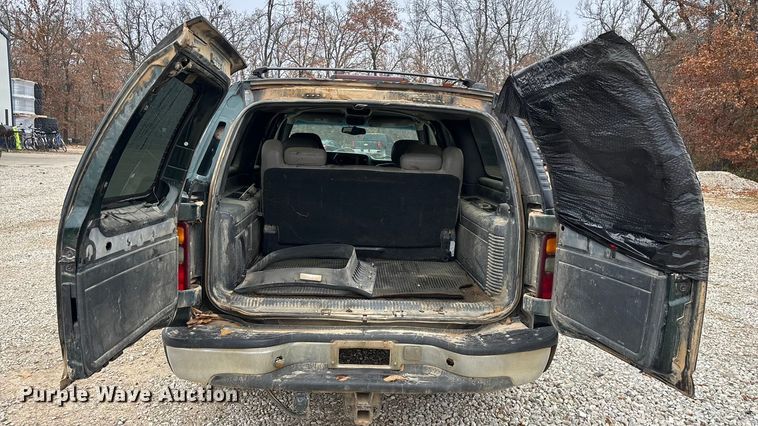 image for item ED2404 2001 Chevrolet Suburban 1500 SUV