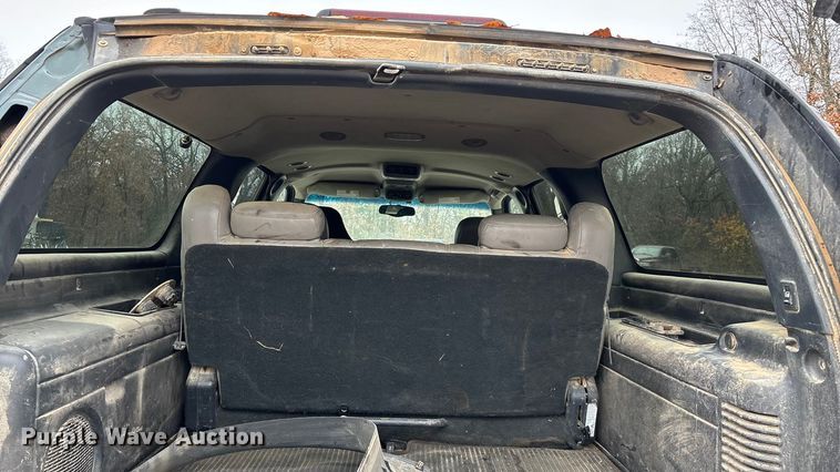 image for item ED2404 2001 Chevrolet Suburban 1500 SUV
