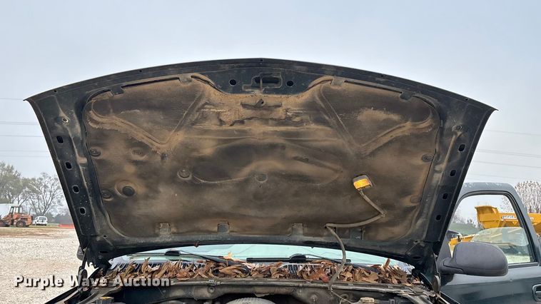 image for item ED2404 2001 Chevrolet Suburban 1500 SUV