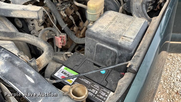 image for item ED2404 2001 Chevrolet Suburban 1500 SUV