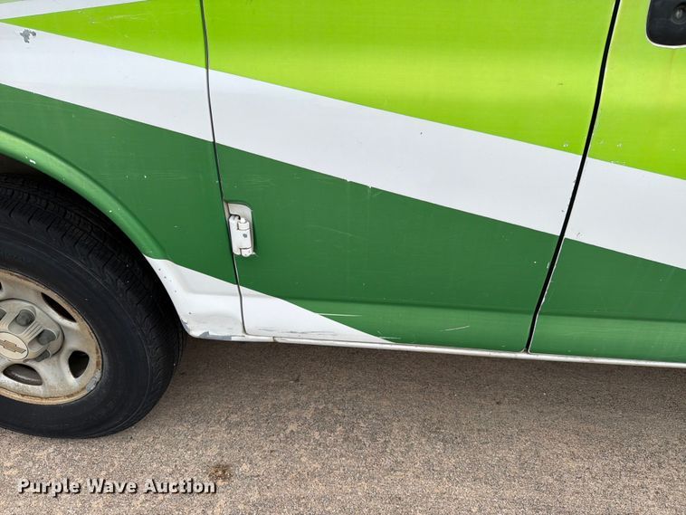 image for item ED5033 2007 Chevrolet Express 1500 van