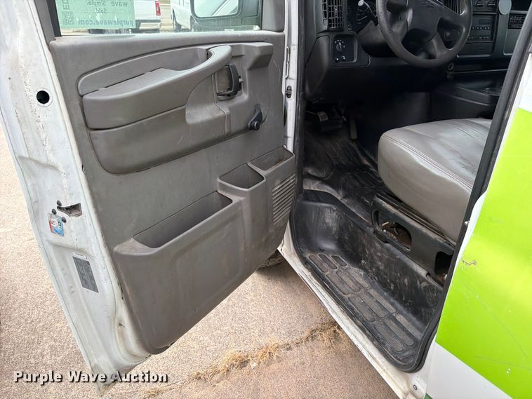 image for item ED5033 2007 Chevrolet Express 1500 van