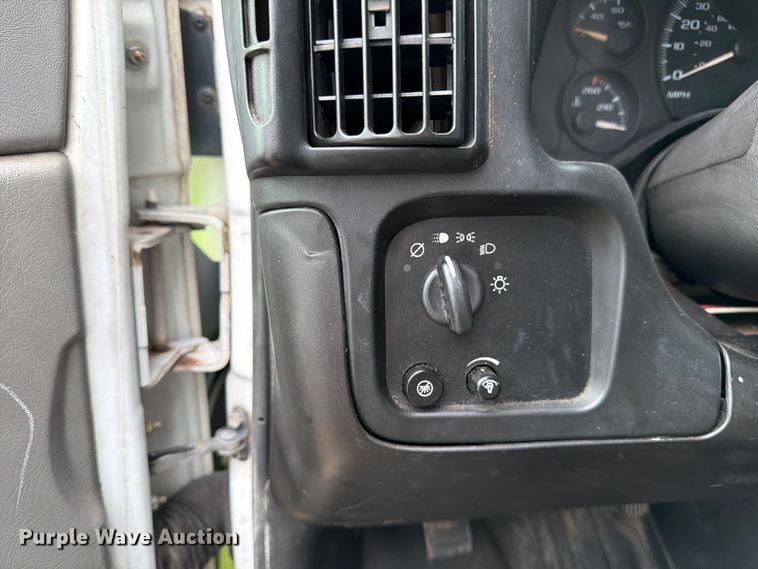 image for item ED5033 2007 Chevrolet Express 1500 van