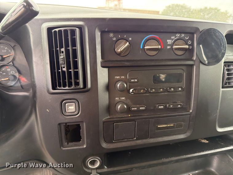 image for item ED5033 2007 Chevrolet Express 1500 van