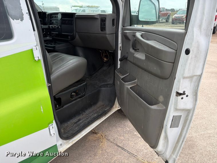 image for item ED5033 2007 Chevrolet Express 1500 van