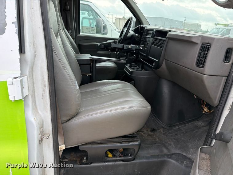 image for item ED5033 2007 Chevrolet Express 1500 van