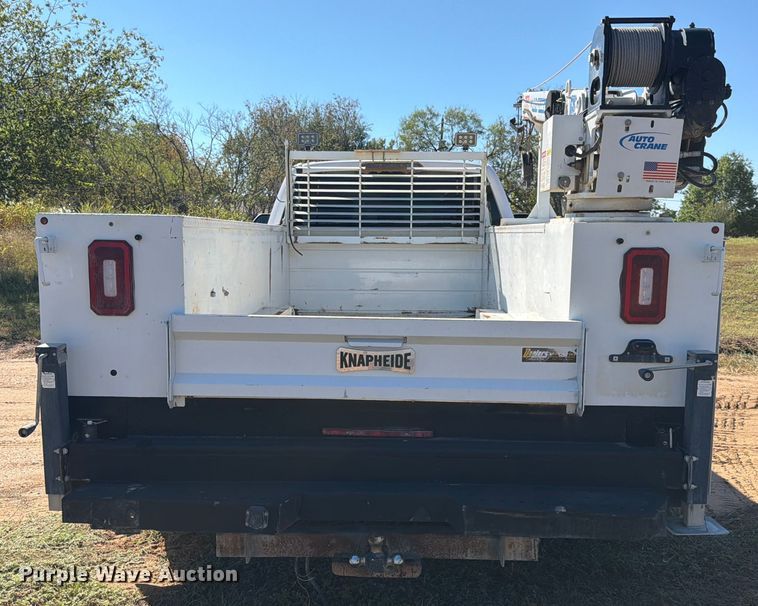 image for item ED5933 2019 Ford F350 Super Duty XL SuperCab utility bed pickup truck