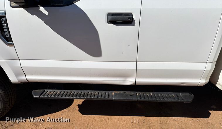 image for item ED5933 2019 Ford F350 Super Duty XL SuperCab utility bed pickup truck