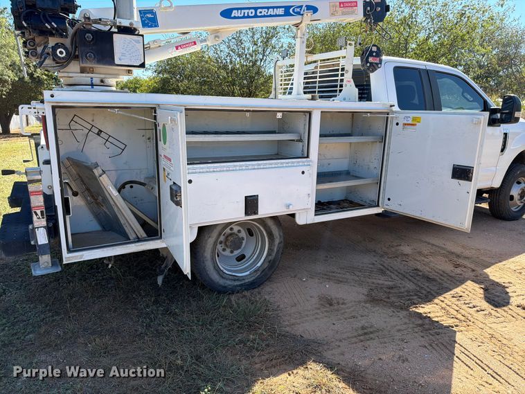 image for item ED5933 2019 Ford F350 Super Duty XL SuperCab utility bed pickup truck