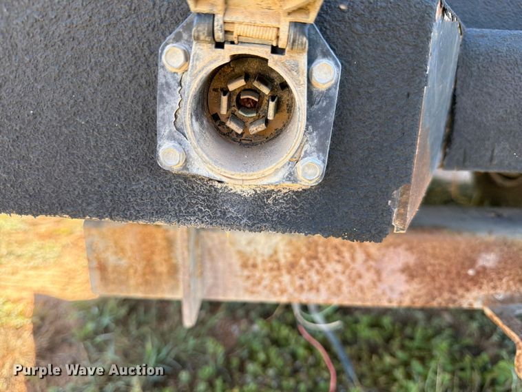 image for item ED5933 2019 Ford F350 Super Duty XL SuperCab utility bed pickup truck