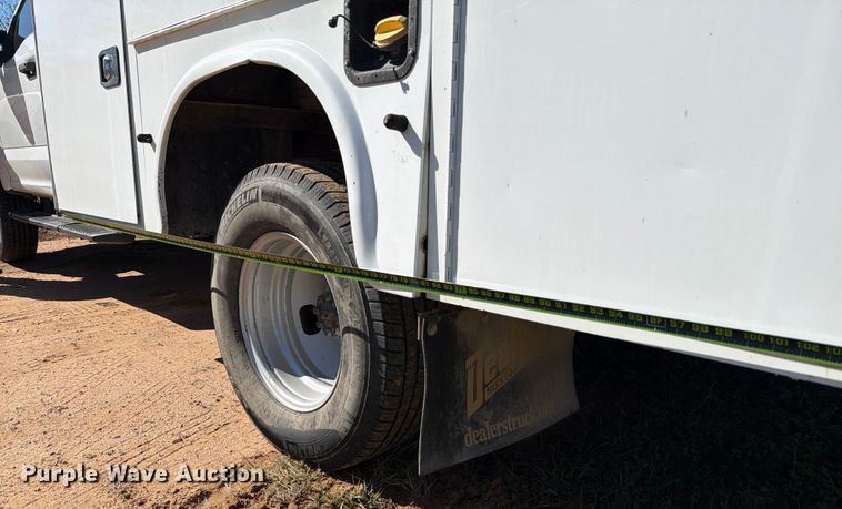 image for item ED5933 2019 Ford F350 Super Duty XL SuperCab utility bed pickup truck