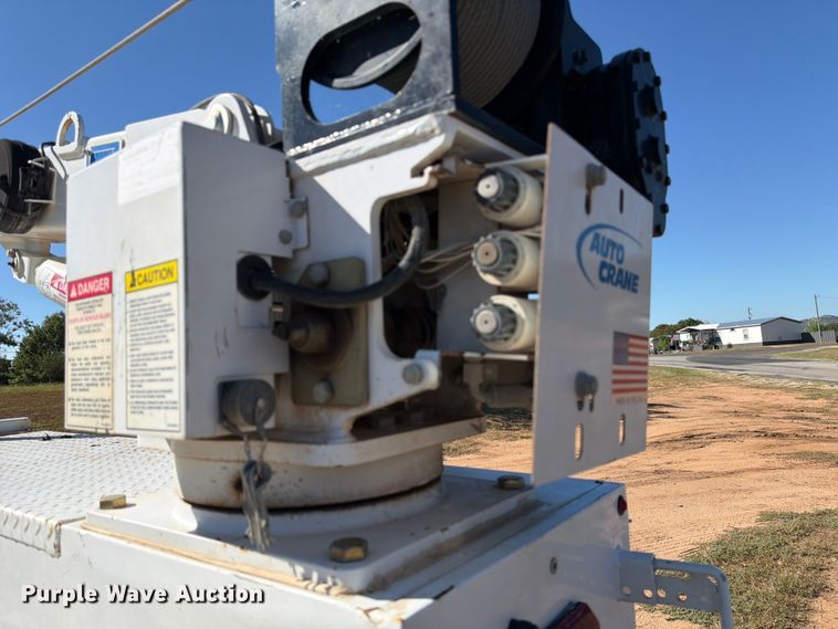 image for item ED5933 2019 Ford F350 Super Duty XL SuperCab utility bed pickup truck