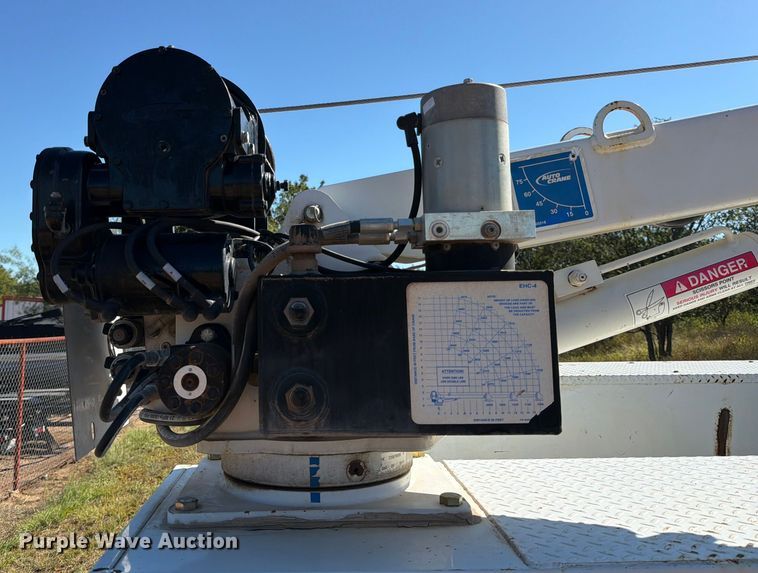 image for item ED5933 2019 Ford F350 Super Duty XL SuperCab utility bed pickup truck